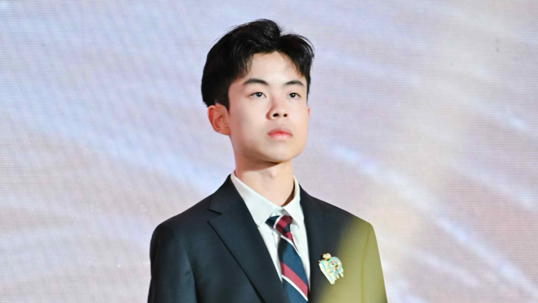 比起物理全球最高分，更想和你分享他的光剑三年“反焦虑”成长故事